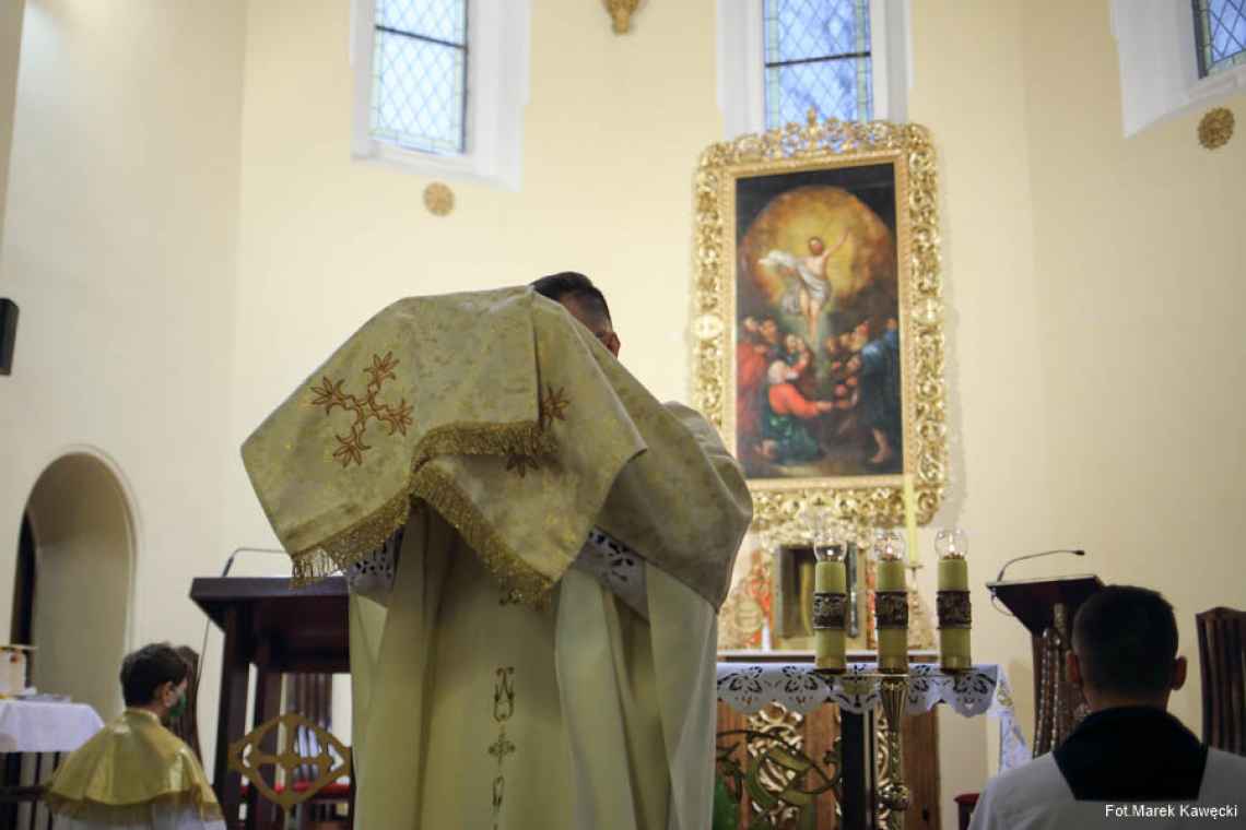 Msza Wieczerzy Pańskiej w kościele parafialnym w Dygowie